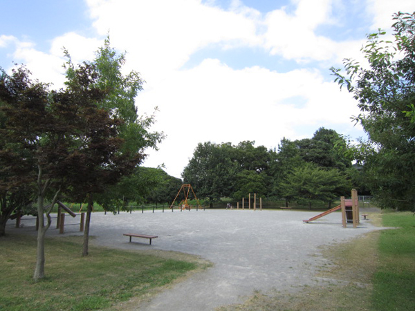 七里総合公園内の広場